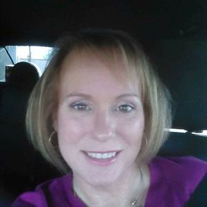 Meet your Posher, Elaine